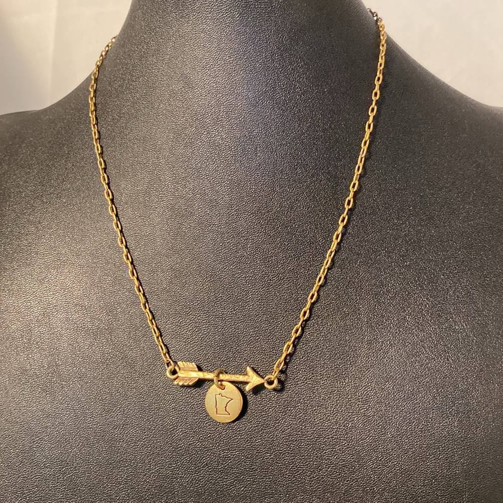 Arrow Minnesota MN state charm necklace Simple Elegant Gold Tone Necklace walz - Picture 4 of 13